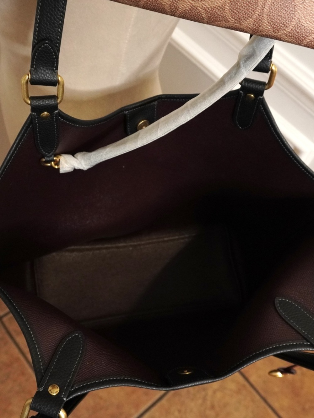 NEW Coach Day Tote Black Pebbled Leather with Zip Pouch - Picture 8 of 10